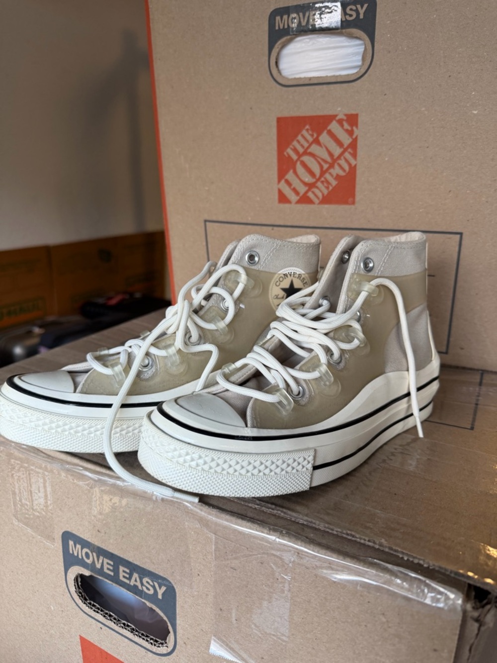 Converse colab High Top andSneakers in Beige and White
